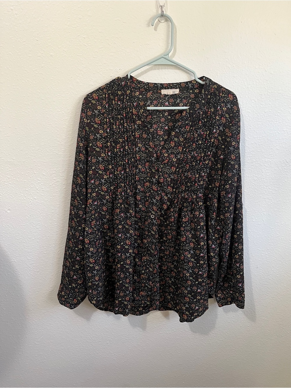Kaii Floral Women’s Button Down Shirt